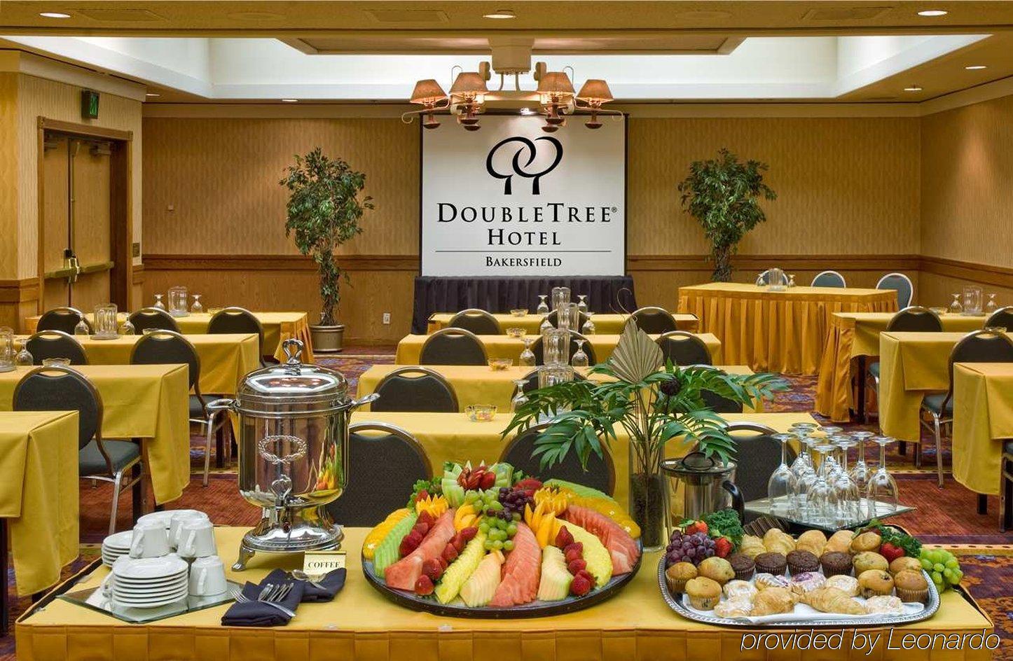 Hotel Doubletree By Hilton Bakersfield Udogodnienia zdjęcie